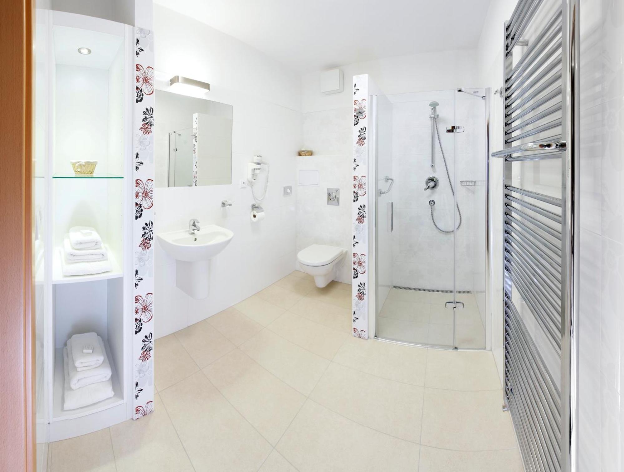 Lazensky A Wellness Hotel Nivamare Luhačovice Kültér fotó