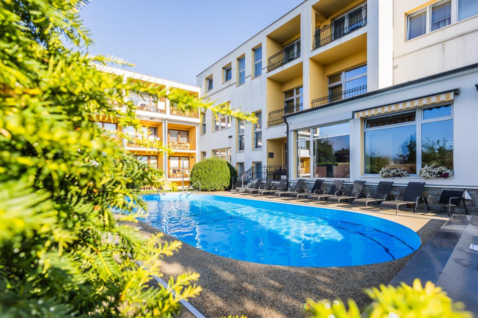 Lazensky A Wellness Hotel Nivamare Luhačovice Kültér fotó